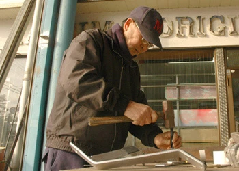 フロントバイザー職人 大崎 正一