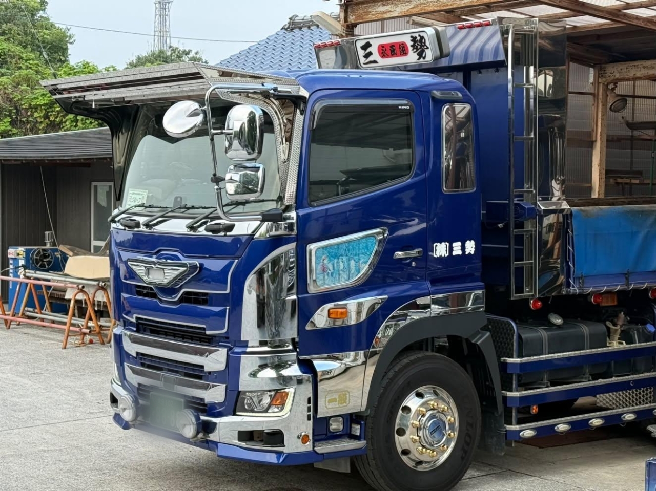 17プロフィア K-306 フロントバイザー装着例