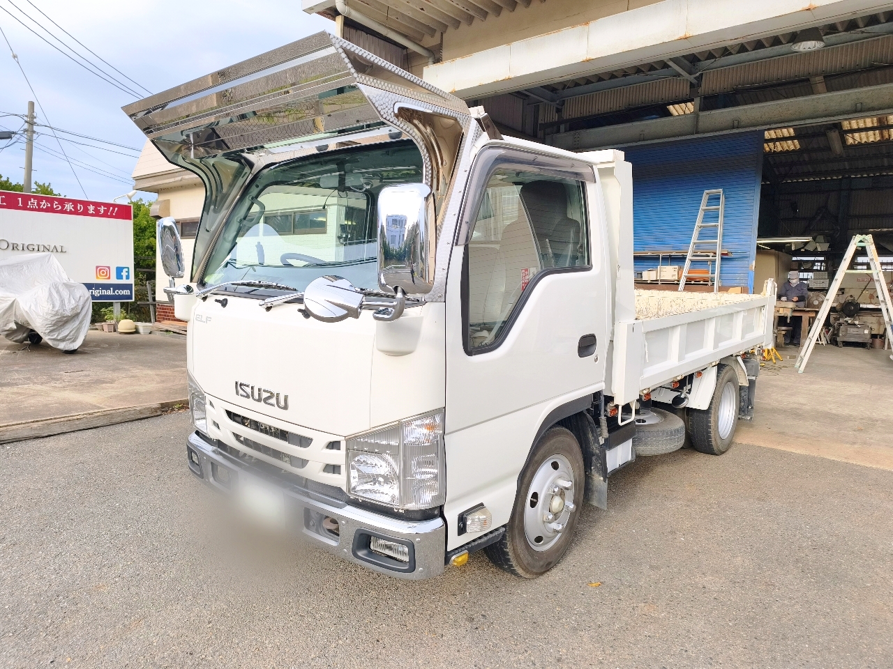 07エルフ K-306 フロントバイザー装着例