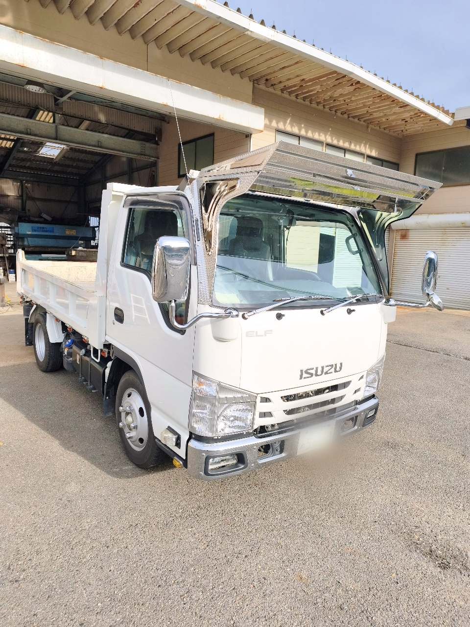 07エルフ K-306 フロントバイザー装着例