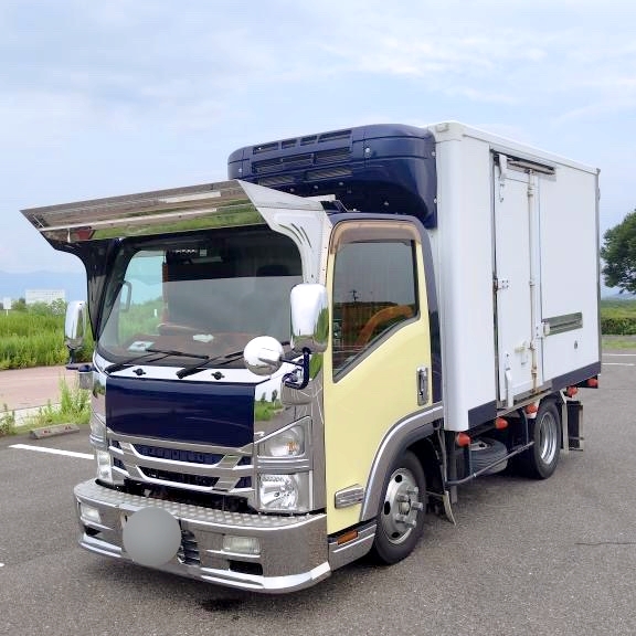 07エルフ K-306 フロントバイザー装着例