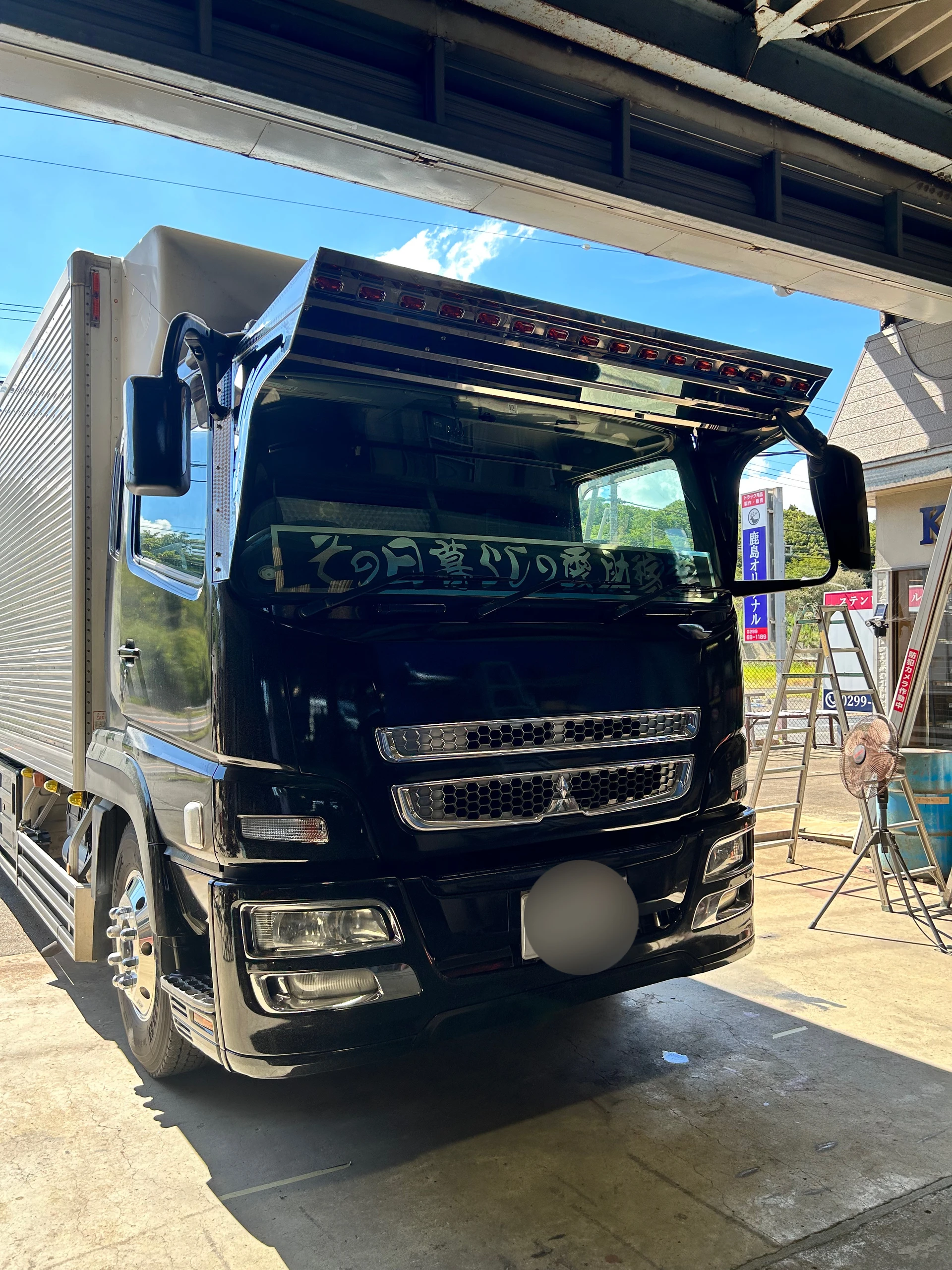 ASK　3t標準サイズトラック用　フロントバイザー　デコトラ K-306 トラック用フロントバイザー | 鹿島オリヂナル