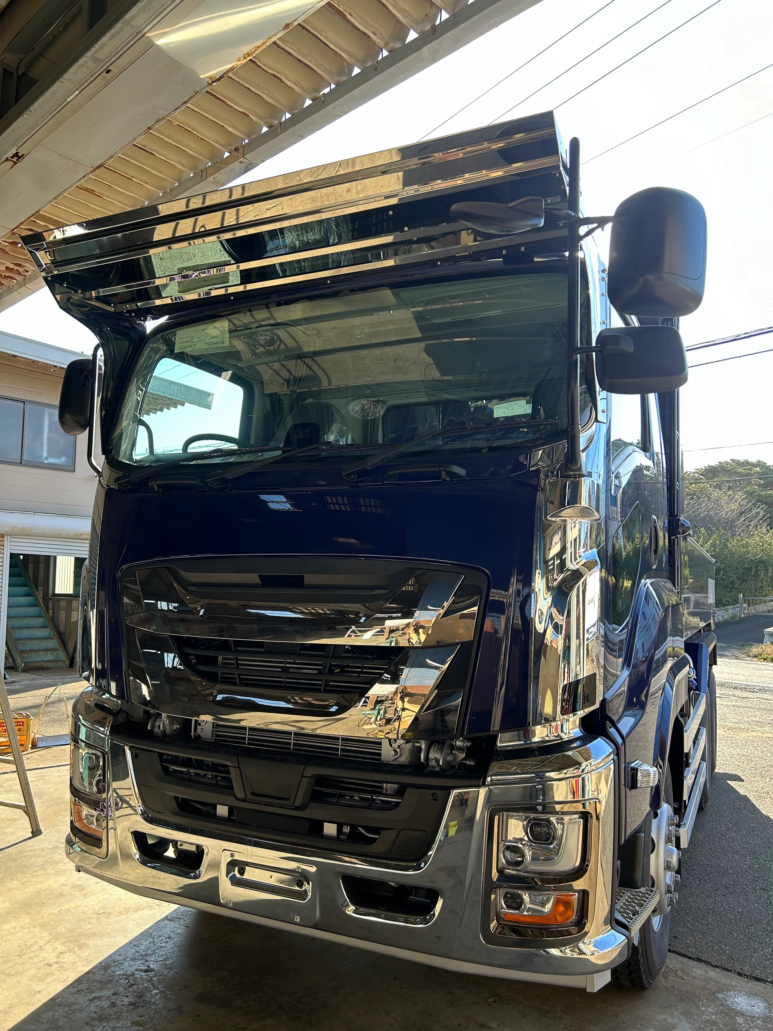 ファイブスターギガ K-305 フロントバイザー装着例