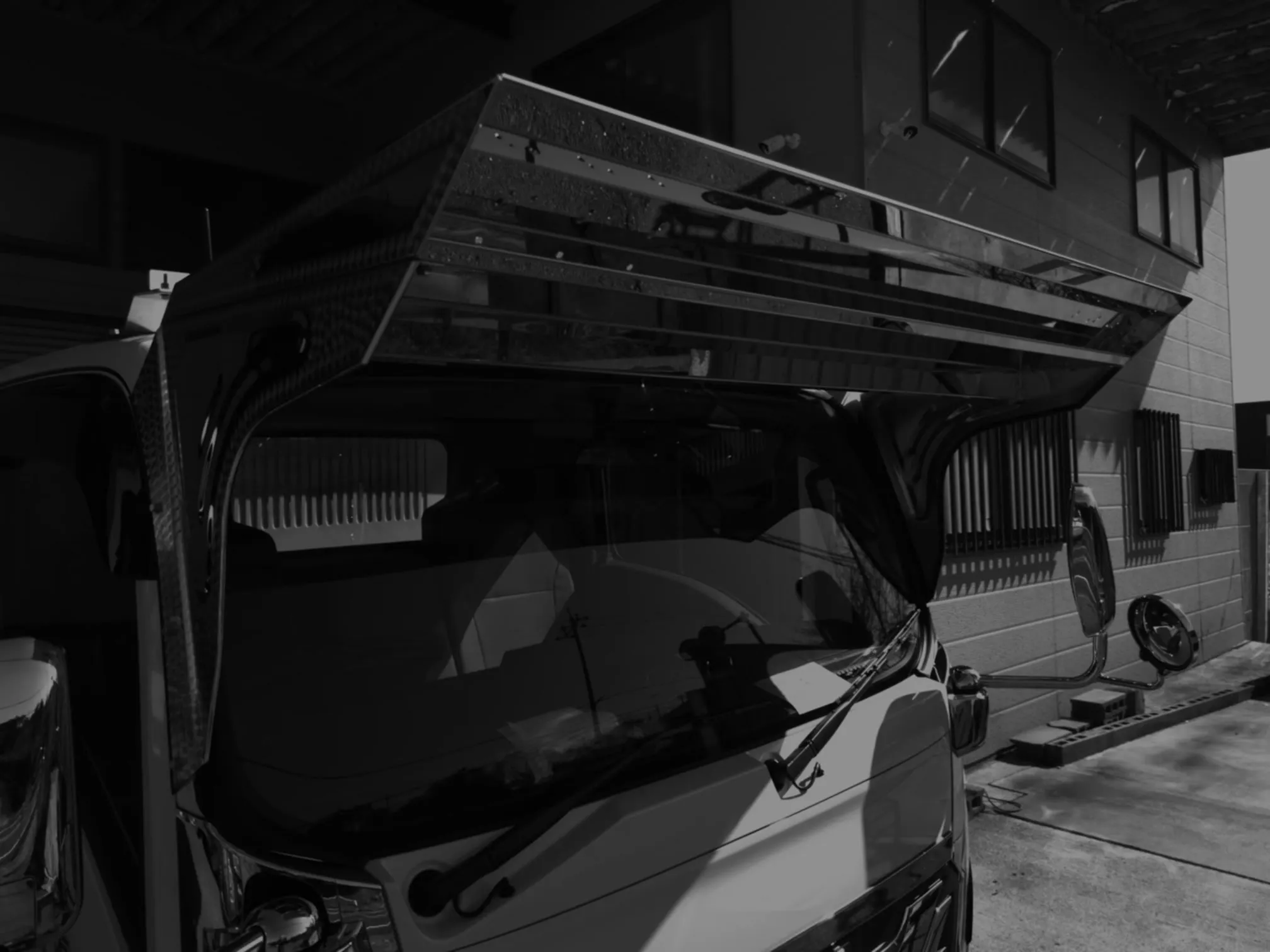 フロントバイザー装着車両 26