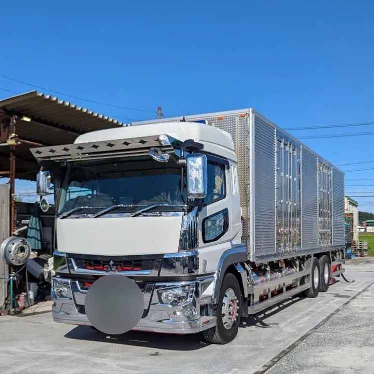 17スーパーグレート K-322 フロントバイザー装着例