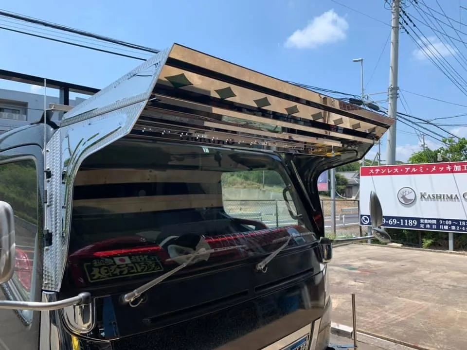 フロントバイザー装着車両 36