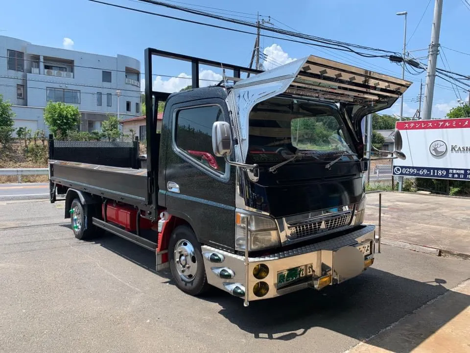 ブルーテックキャンター K-321 フロントバイザー装着例