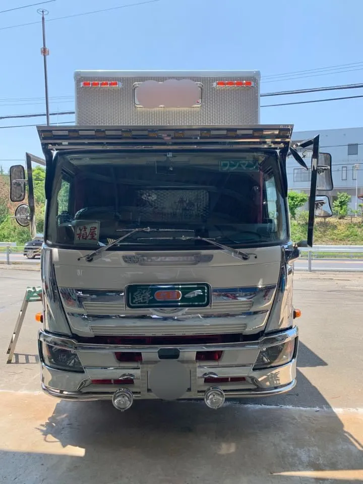 フロントバイザー装着車両 49