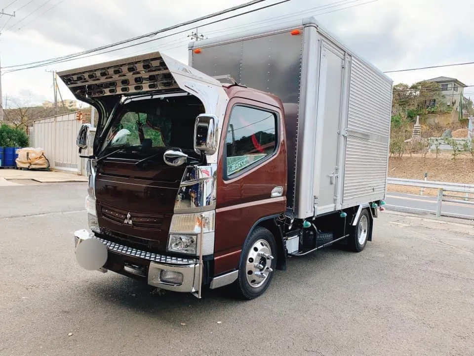 ブルーテックキャンター K-306 フロントバイザー装着例