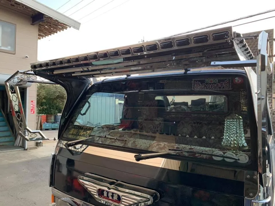 ニューキャンター フロントバイザー装着例