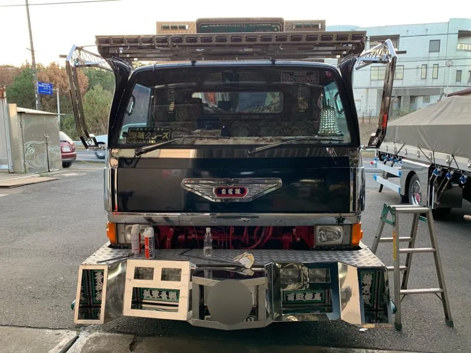 フロントバイザー装着車両 69