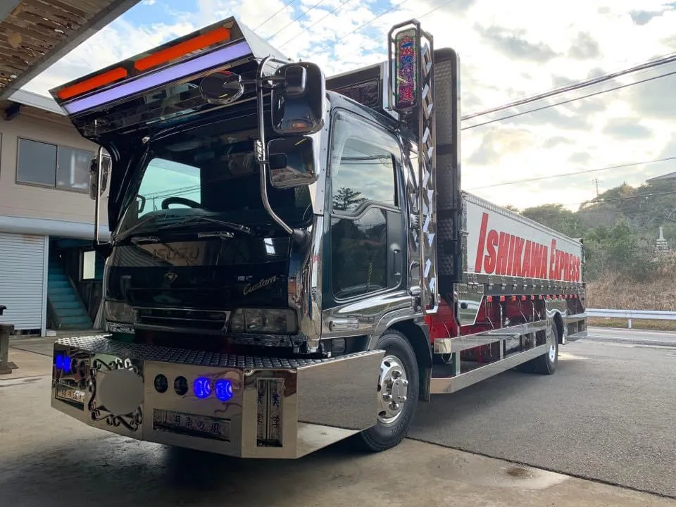 320フォワード K-309 EVO フロントバイザー装着例