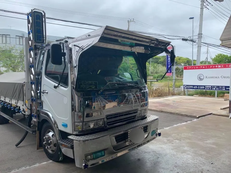 フロントバイザー装着車両 87