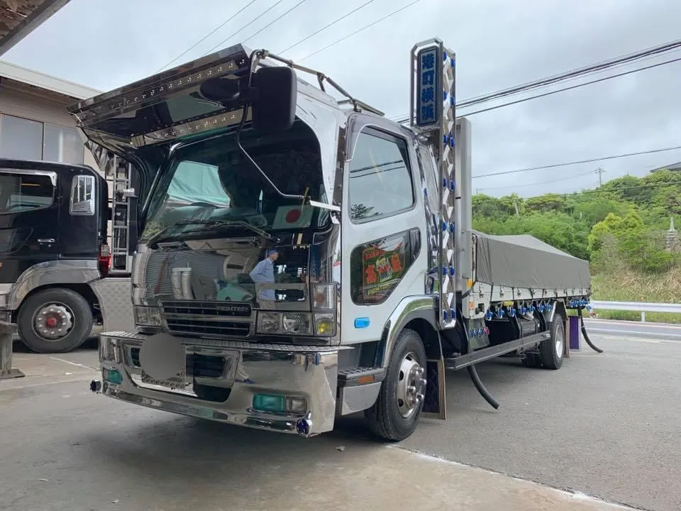 フルコンファイター K-306 フロントバイザー装着例