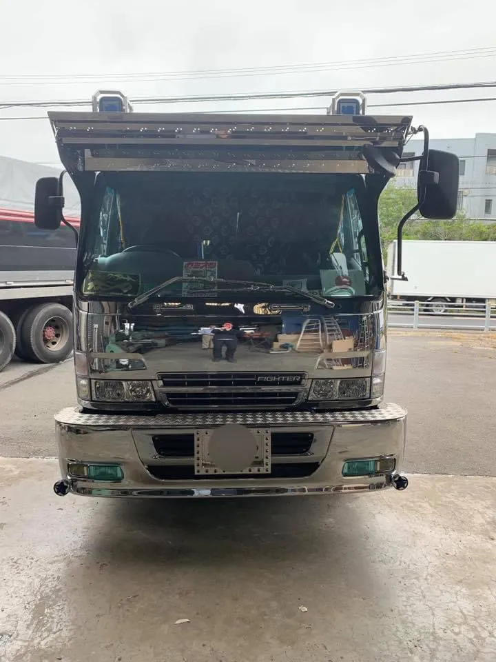 フルコンファイター K-306 フロントバイザー装着例