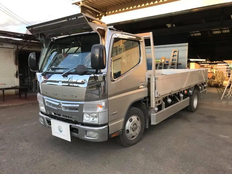 ブルーテックキャンター K-306 フロントバイザー装着例