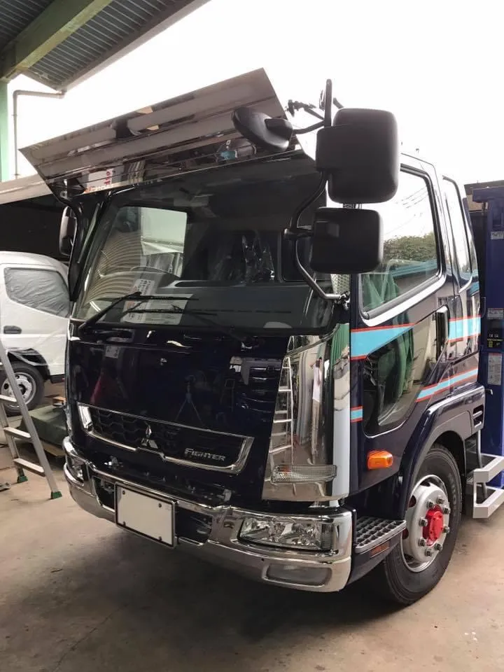 フロントバイザー装着車両 109