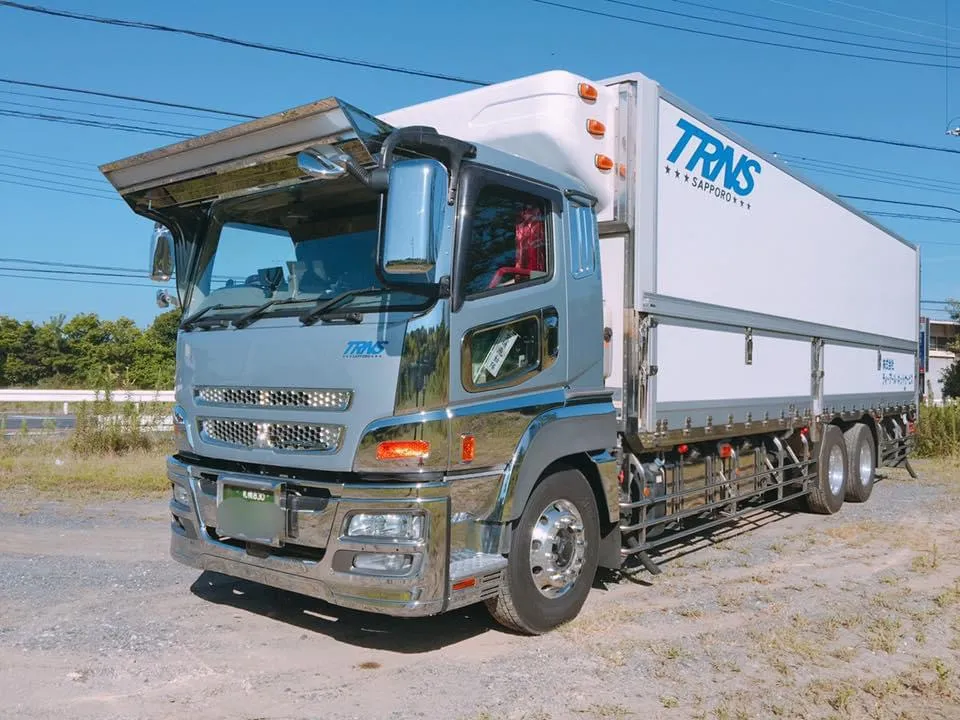 17スーパーグレート K-308 フロントバイザー装着例