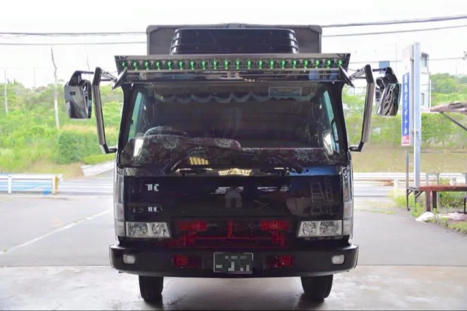 ニューファイター K-306 フロントバイザー装着例