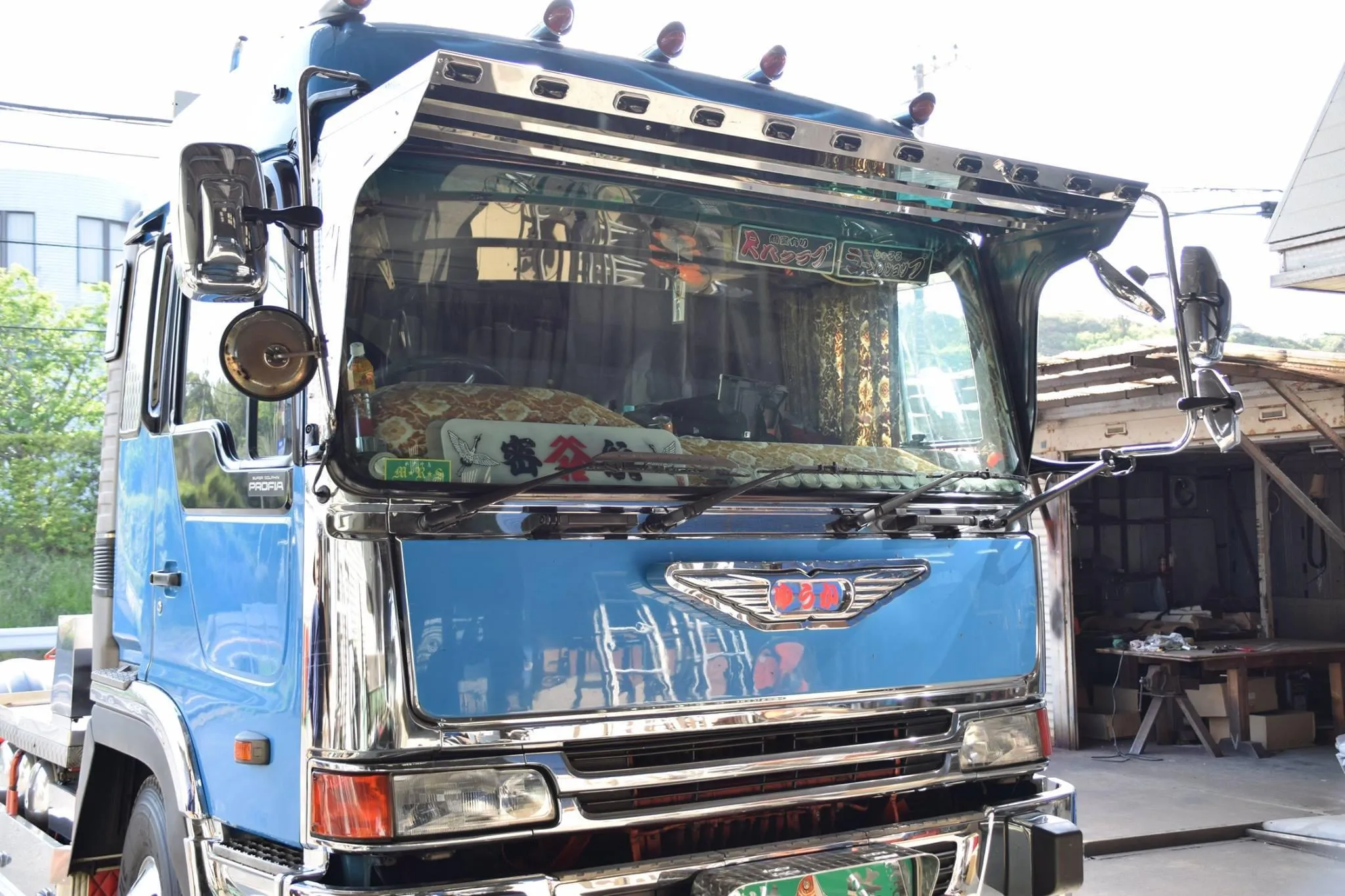 フロントバイザー装着車両 136