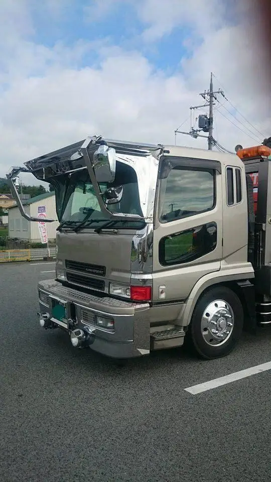 07スーパーグレート K-306 フロントバイザー装着例