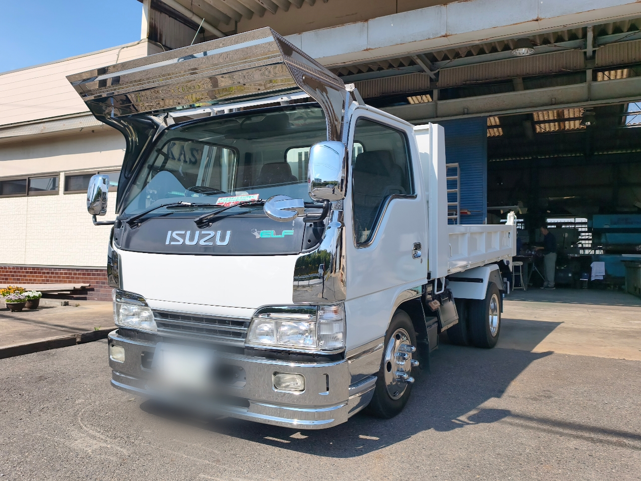 ゆうゆうエルフ K-306 フロントバイザー装着例