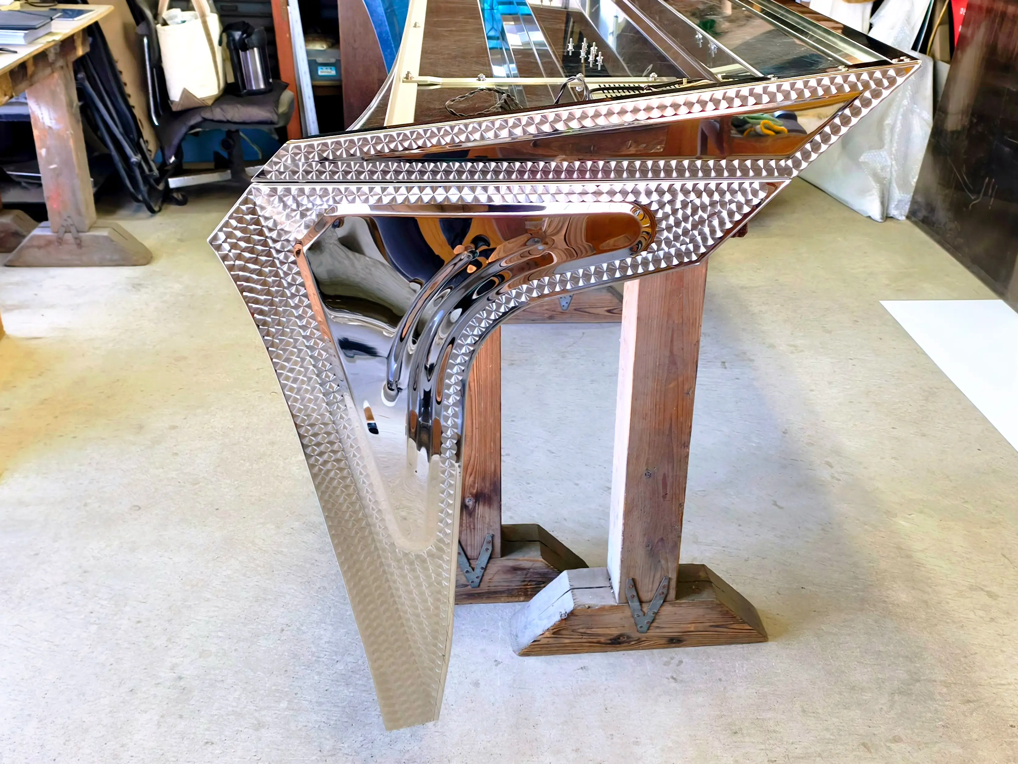 バイザーサイド — #800鏡面研磨仕上げ 斜め